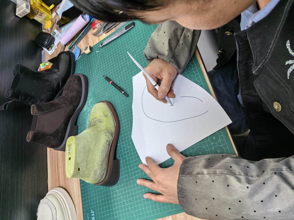 Sample shoes, sketch